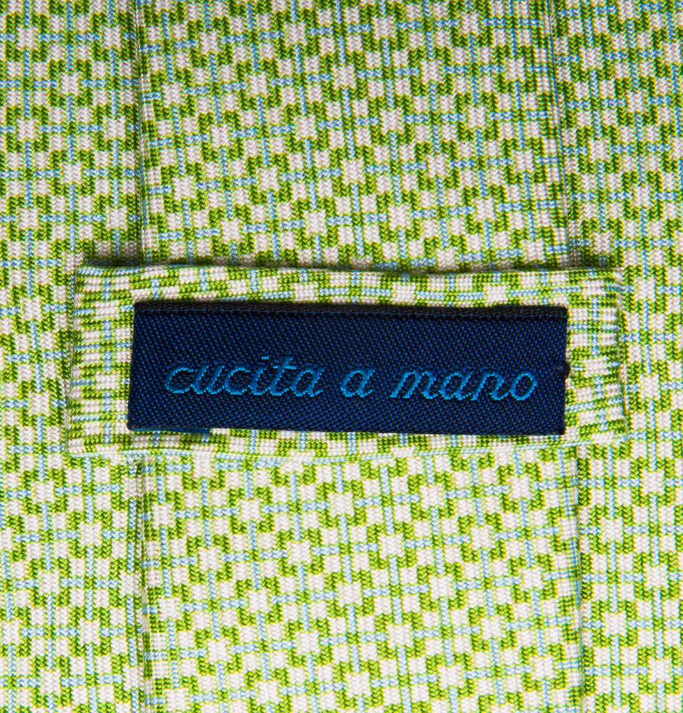 Cavour and Cobs Stelvio Tie Featured Fabric in Chalk White Amazonian Print